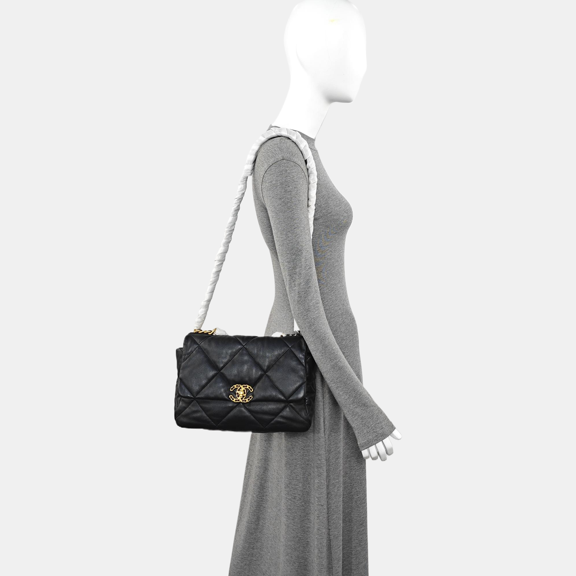 CHANEL 19 Medium Quilted Lambskin Black