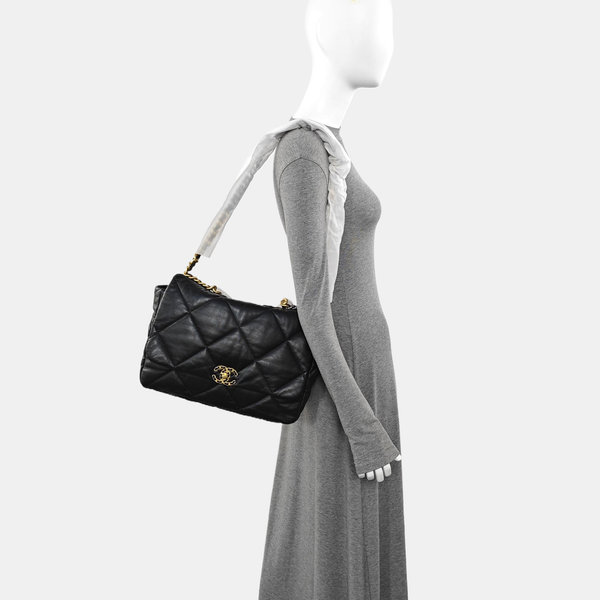 CHANEL 19 Maxi Quilted Lambskin Black