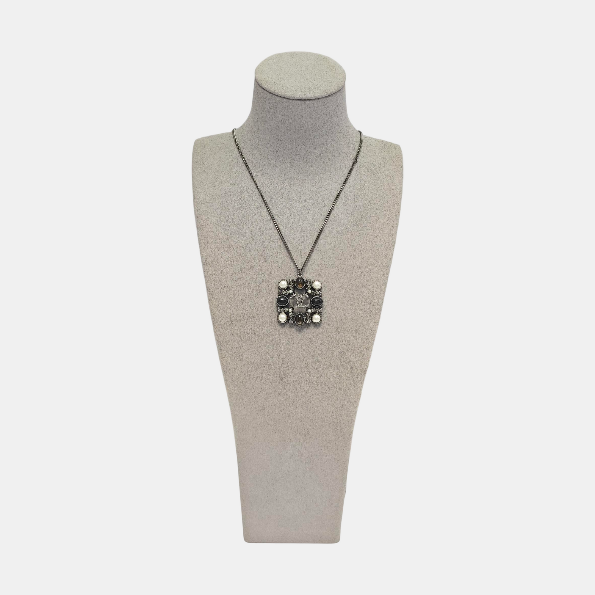 Metal Gray Necklace