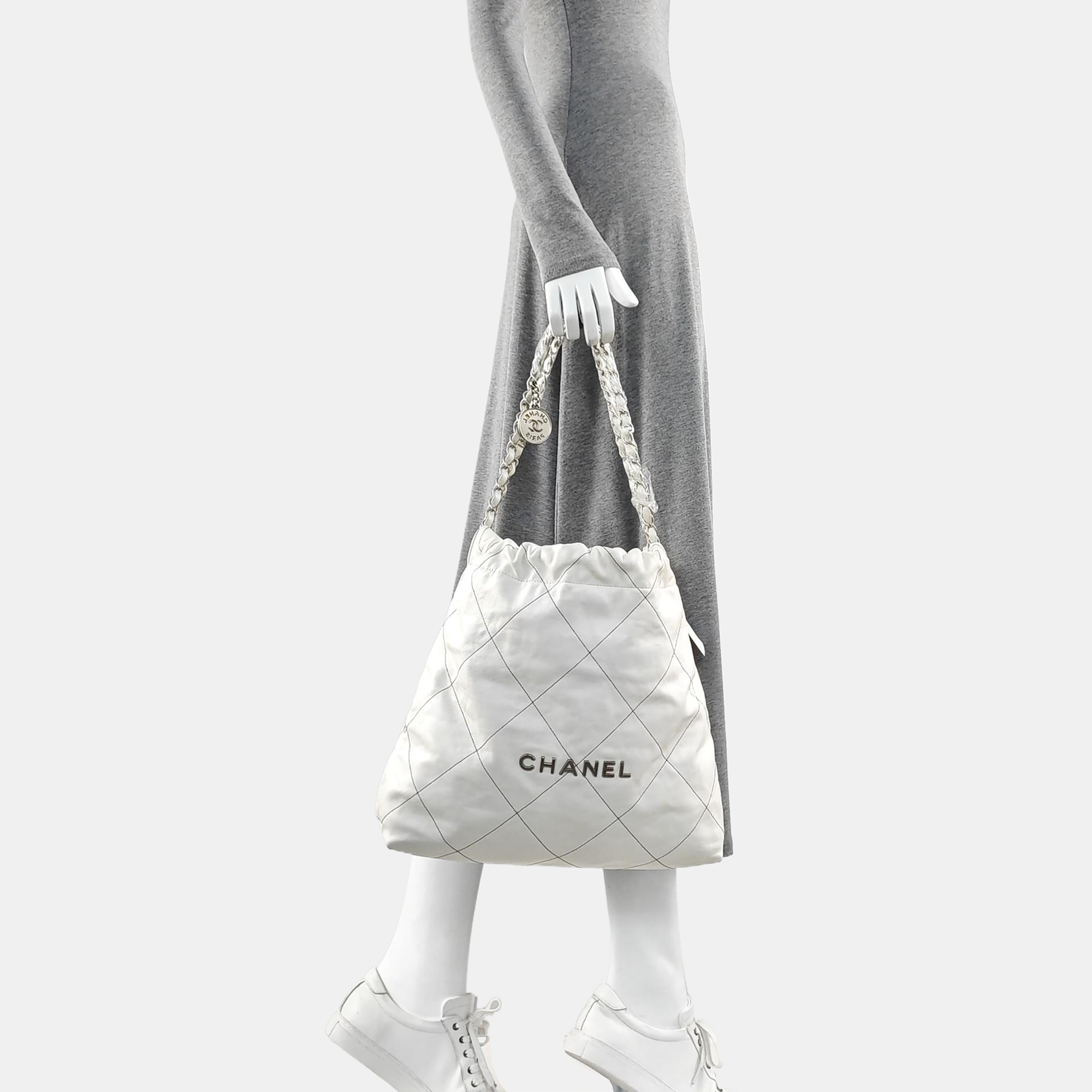 CHANEL 22 Medium Quilted Calfskin White