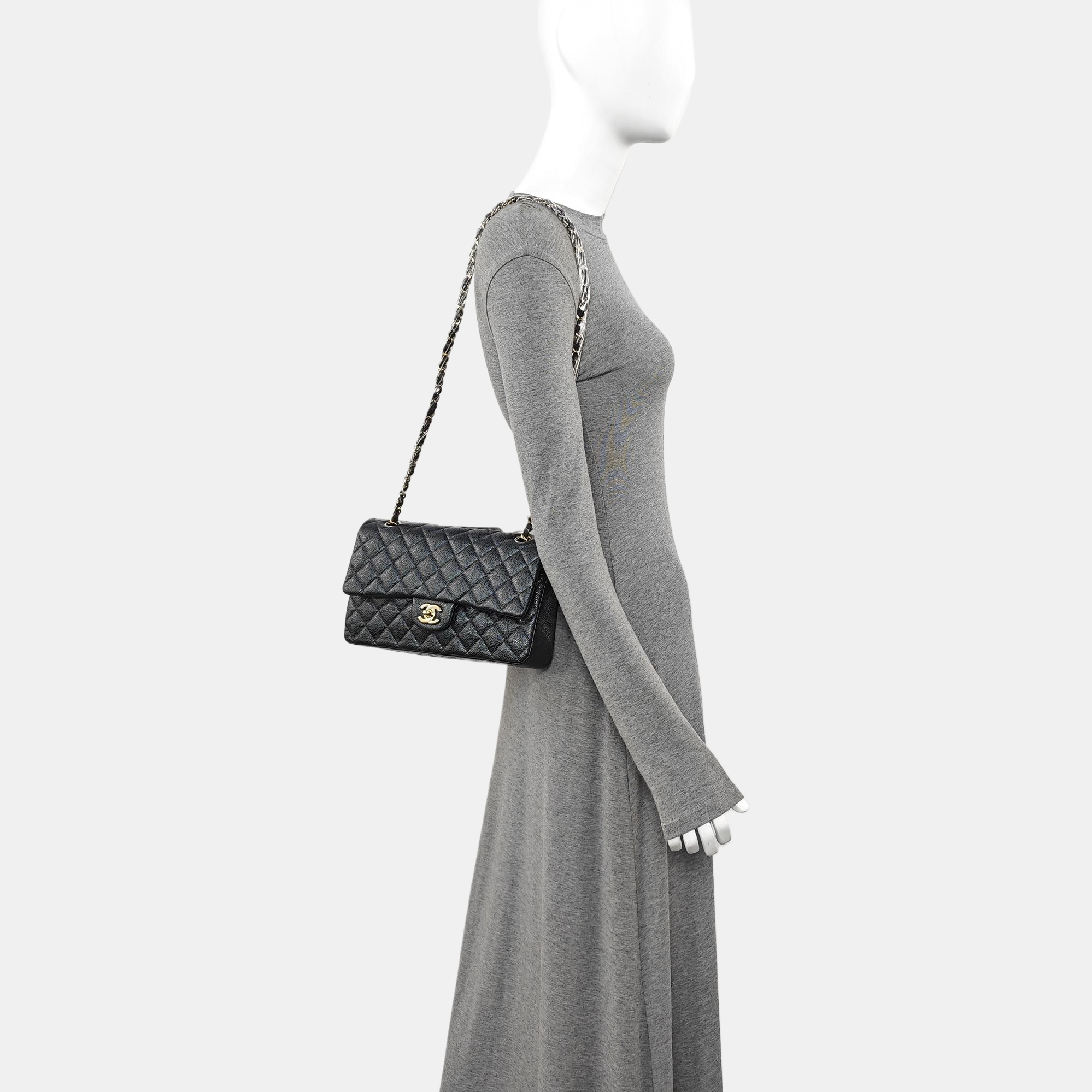 CLASSIC FLAP Medium Quilted Grained Calfskin Gray