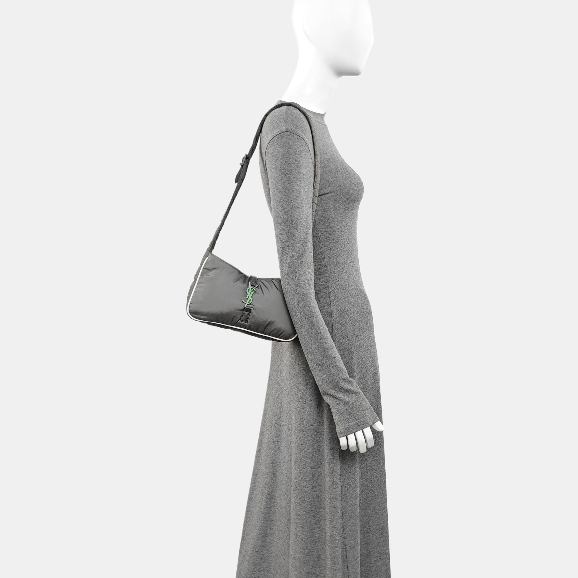 LE 5 À 7 Small Fabric Gray