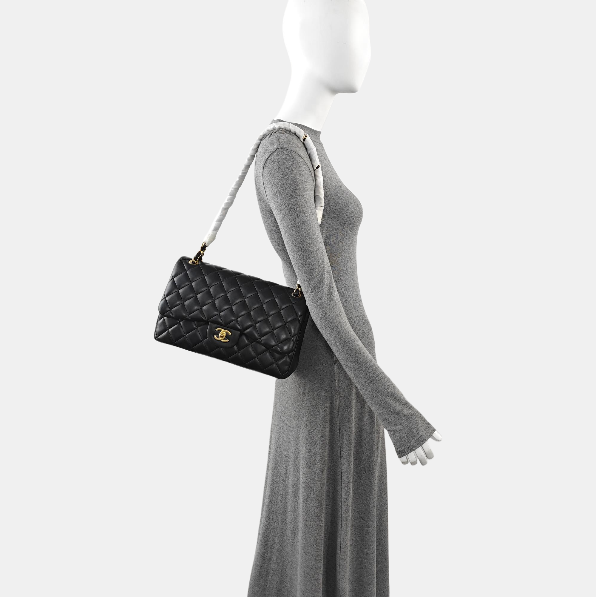 CLASSIC FLAP Jumbo Quilted Lambskin Black