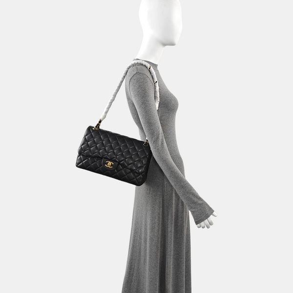 CLASSIC FLAP Jumbo Quilted Lambskin Black