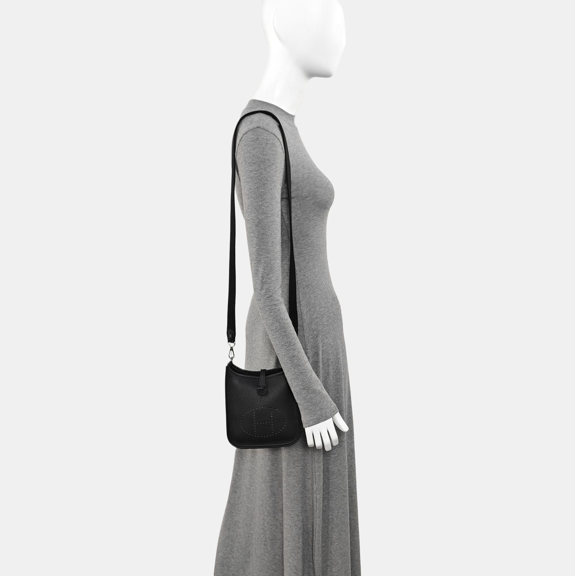 Evelyne 16 Clemence Black
