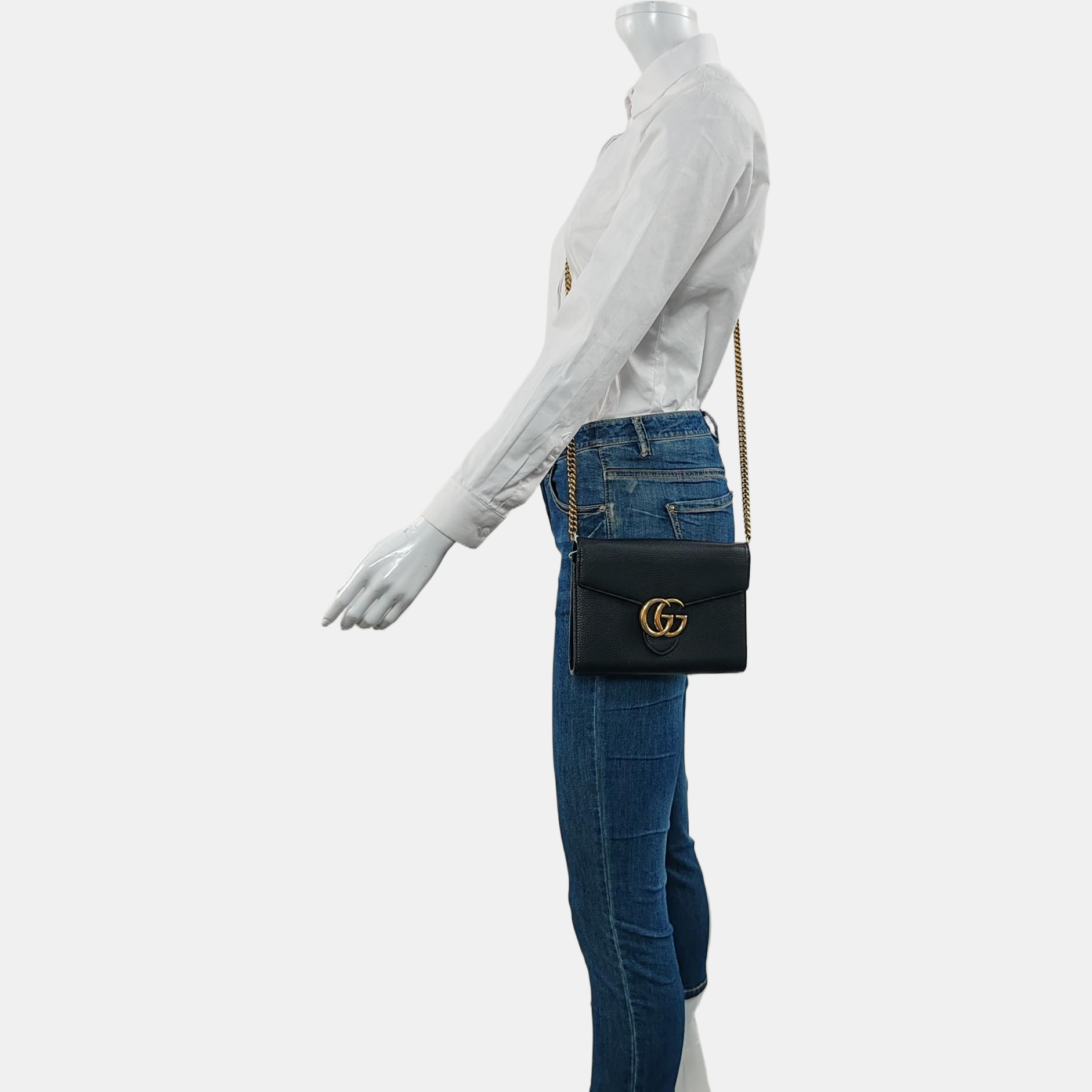 Authenticated pre-owned  GG Marmont Mini Calfskin Black - Shoulder Bag at Looply