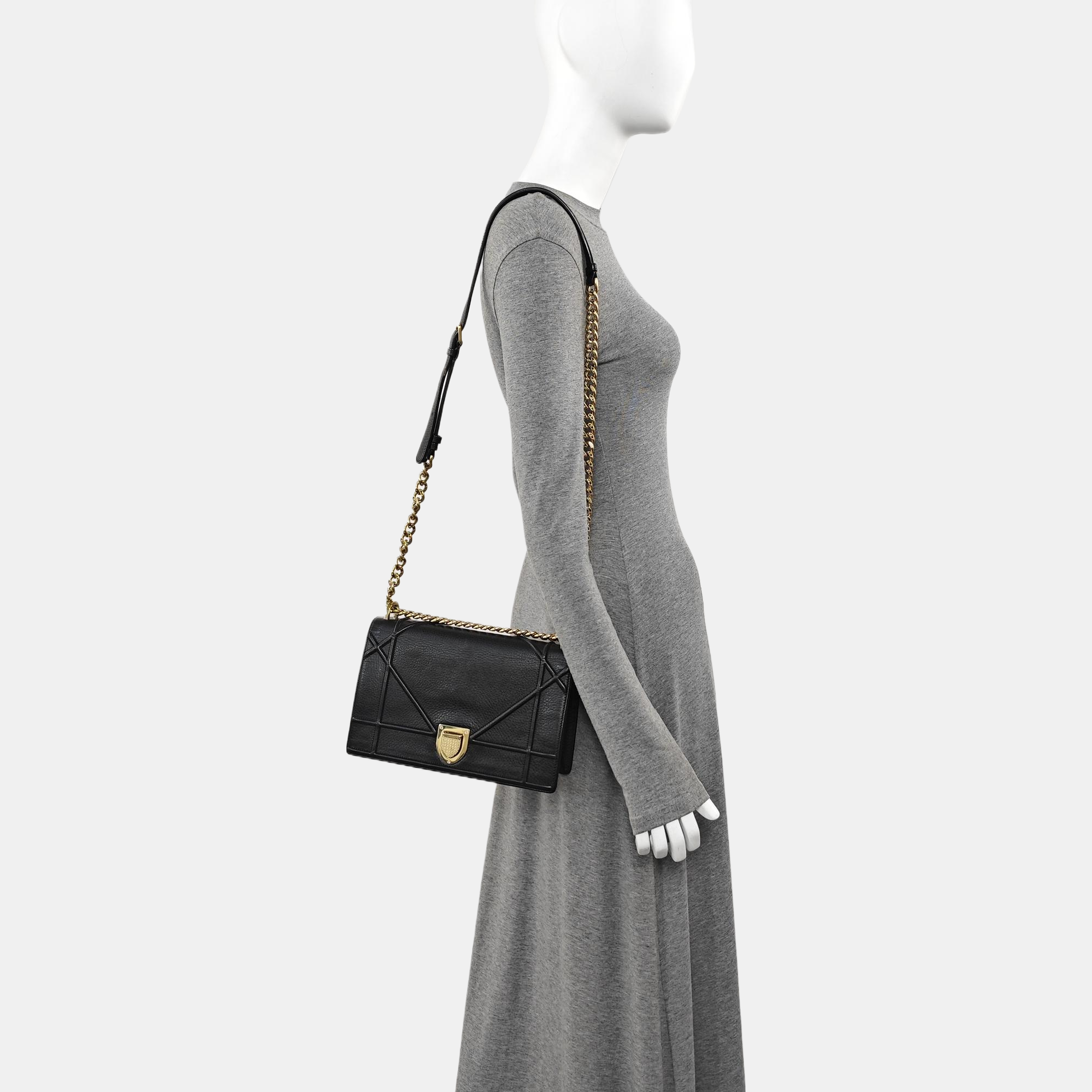 Diorama Medium Cannage Calfskin Black
