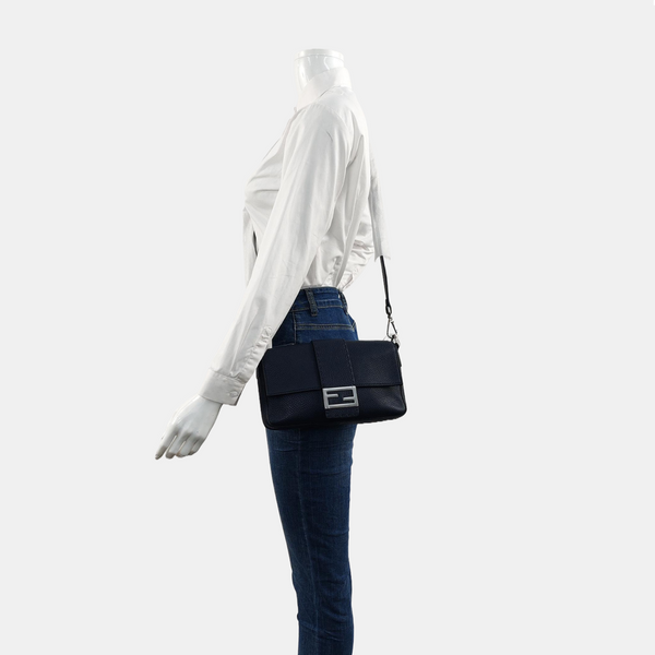 Baguette Medium Calfskin Blue