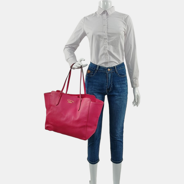 Swing Medium Calfskin Red