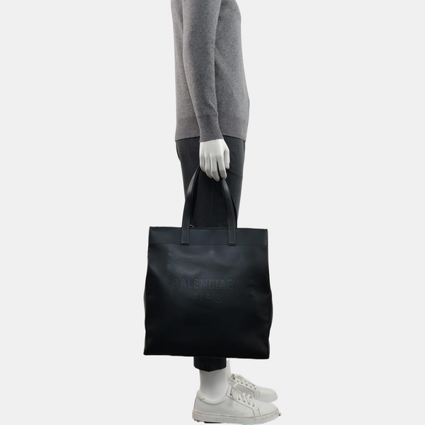 DUTY FREE North-South Calfskin Black
