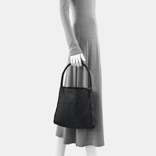 Bolso de mano de nailon negro