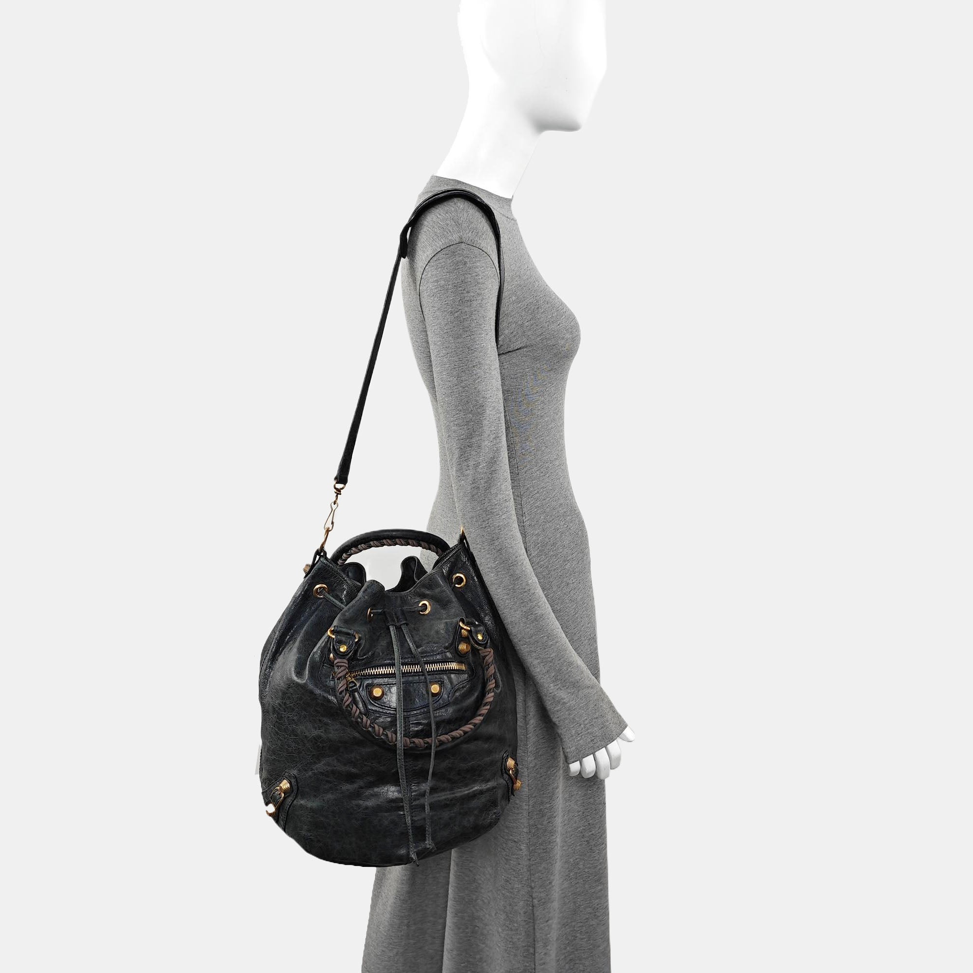 Pompon Bag Calfskin Green