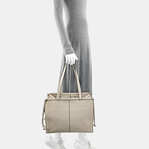 Cushion Calfskin Beige