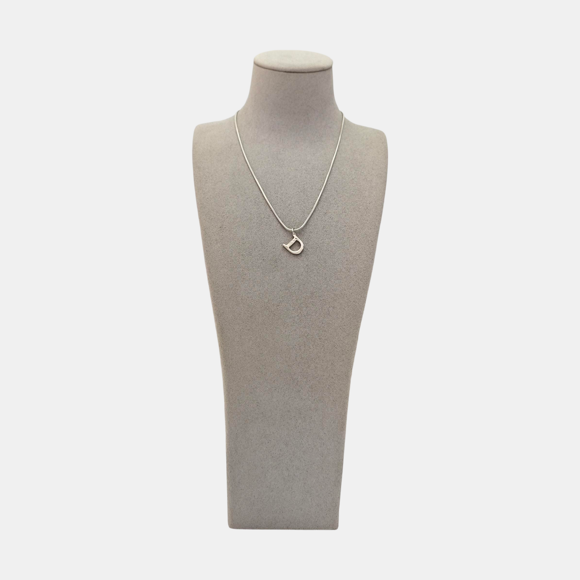 CD Swing Metal Silver Necklace