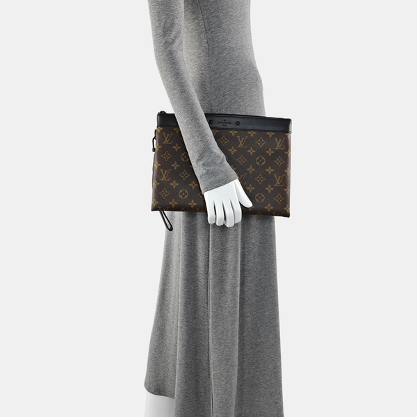 DISCOVERY Monogram Coated Canvas Brown
