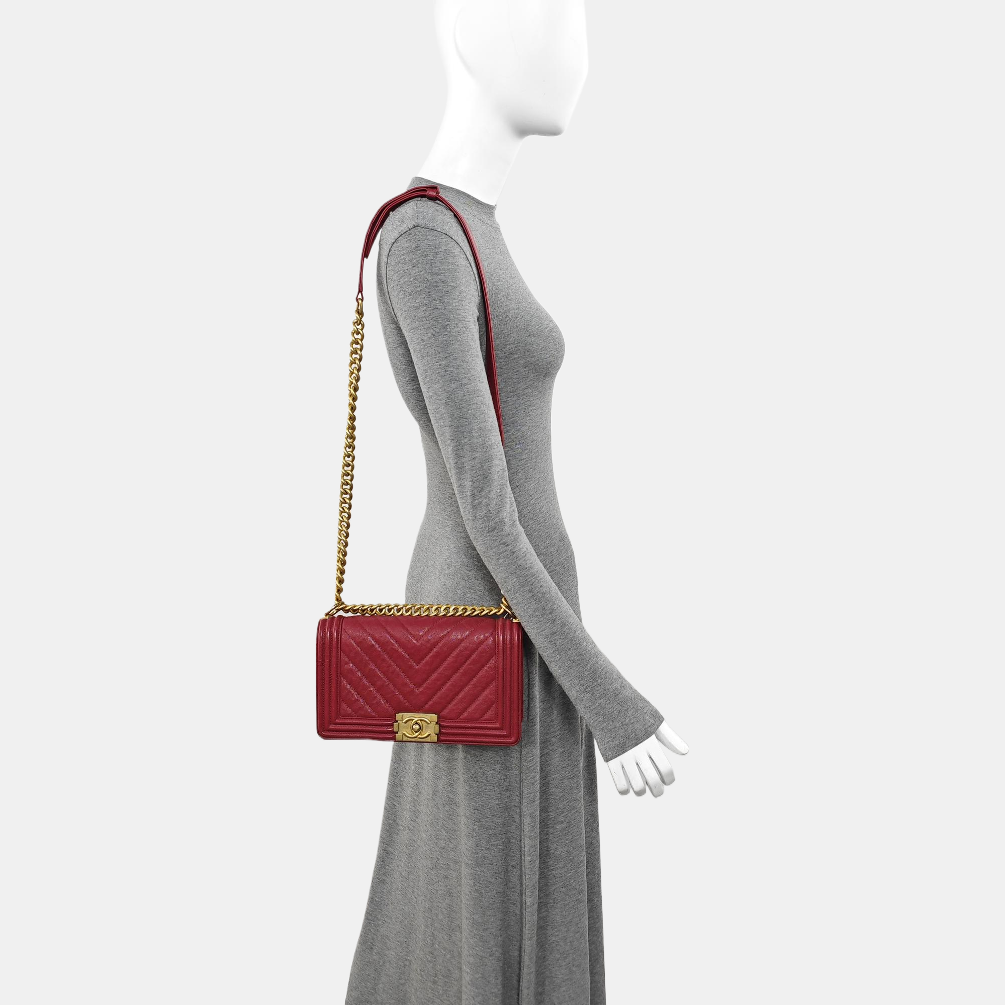 BOY CHANEL Medium Chevron Grained Calfskin Red