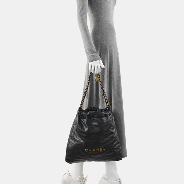 CHANEL 22 Medium Quilted Calfskin Black