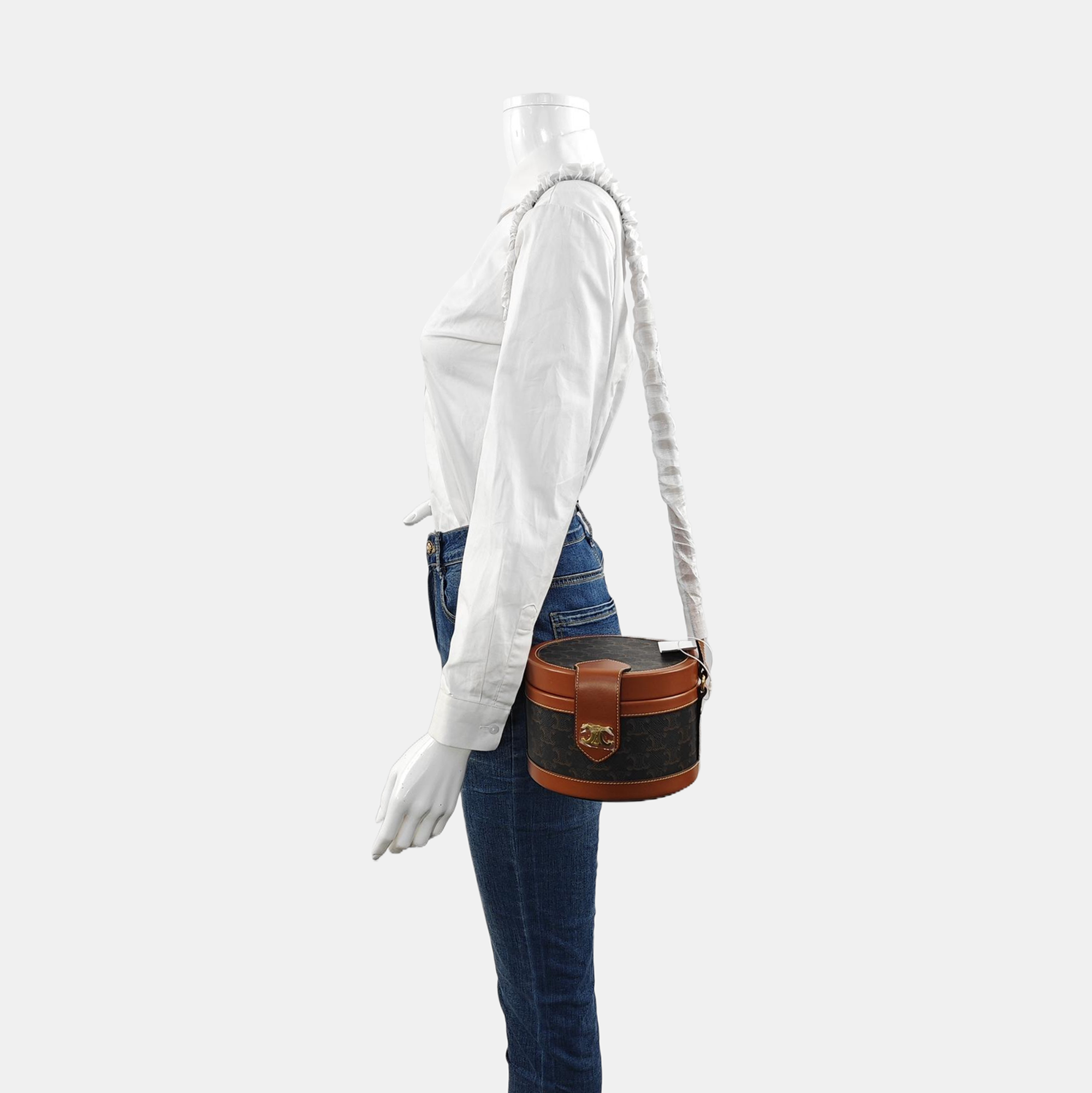 Authenticated pre-owned  TRIOMPHE Medium Coated Canvas Brown - Shoulder Bag at Looply