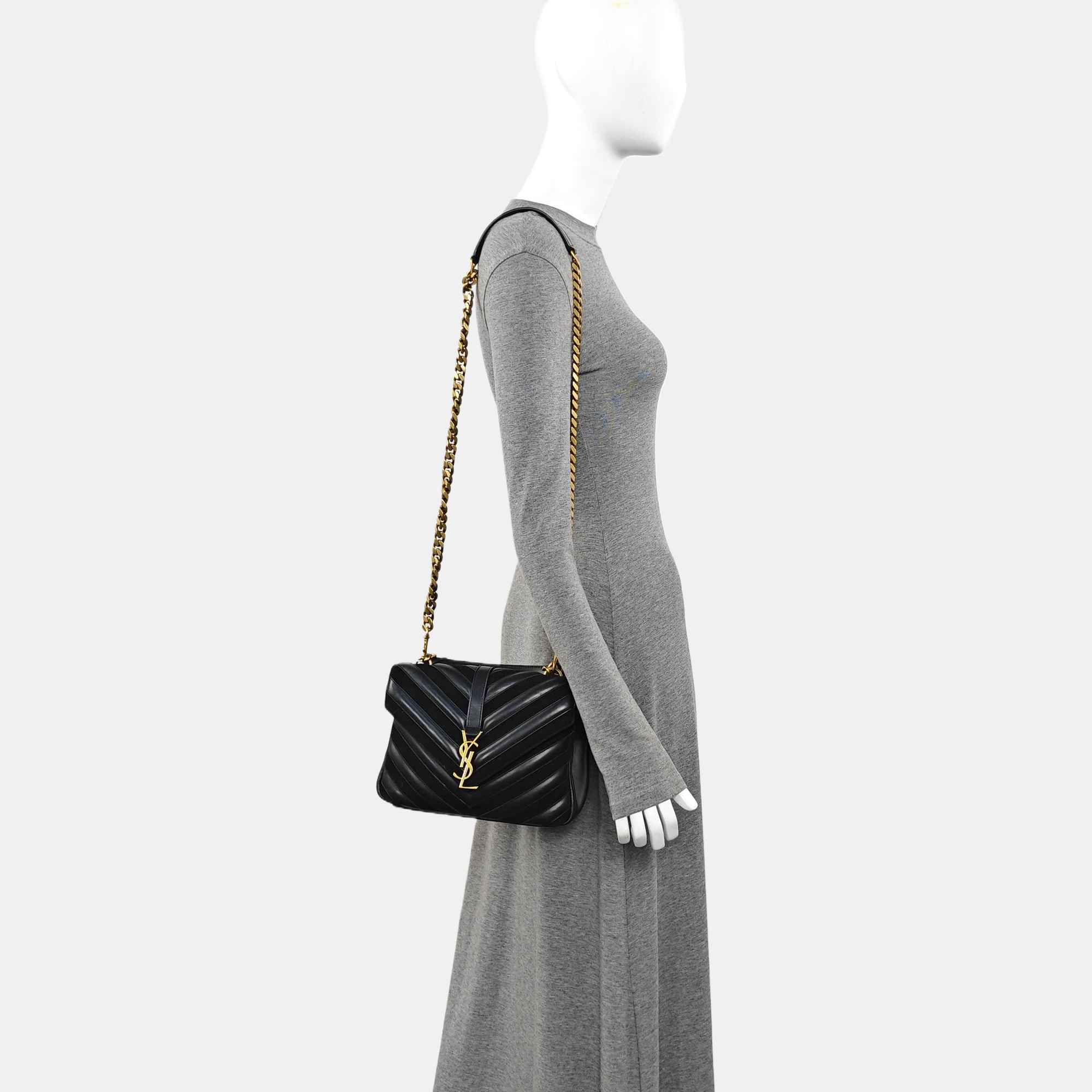 COLLEGE Medium Chevron Lambskin Black