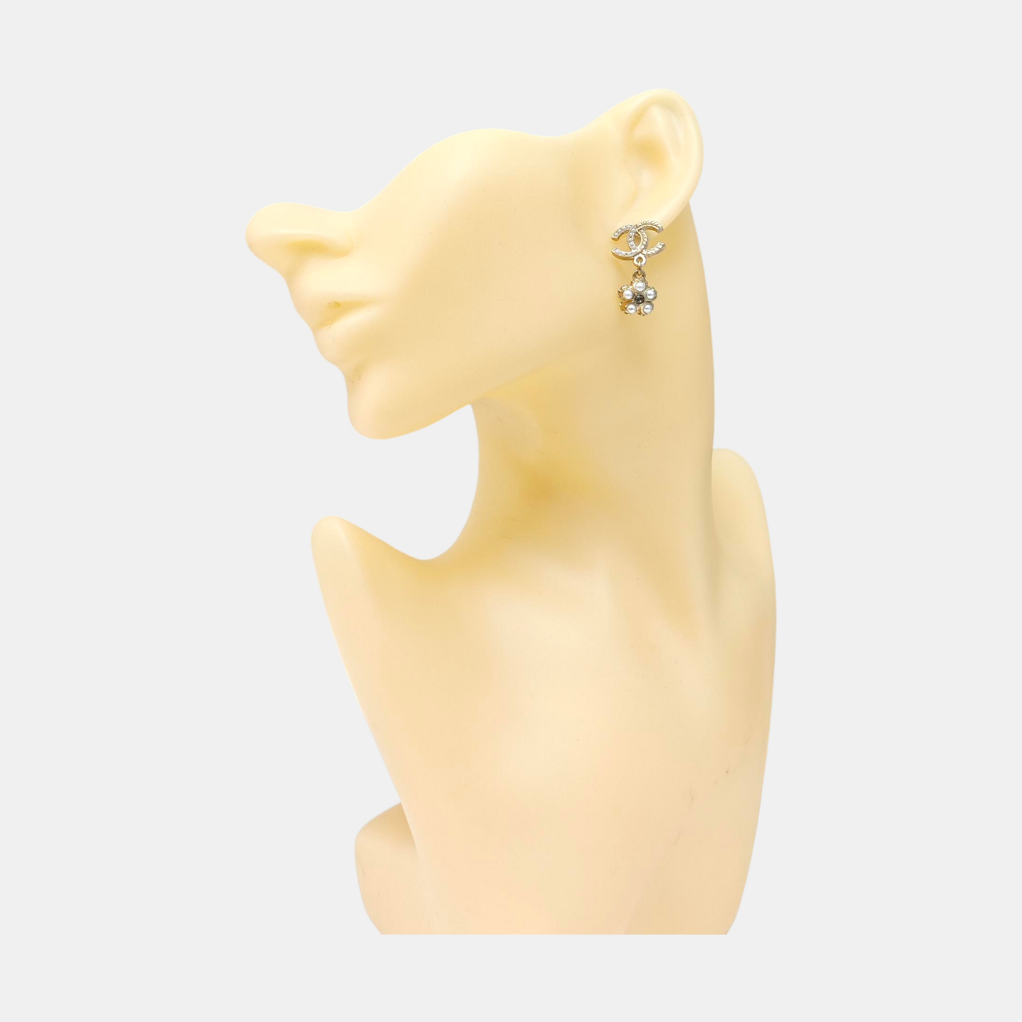 Metal Gold Stud Earrings