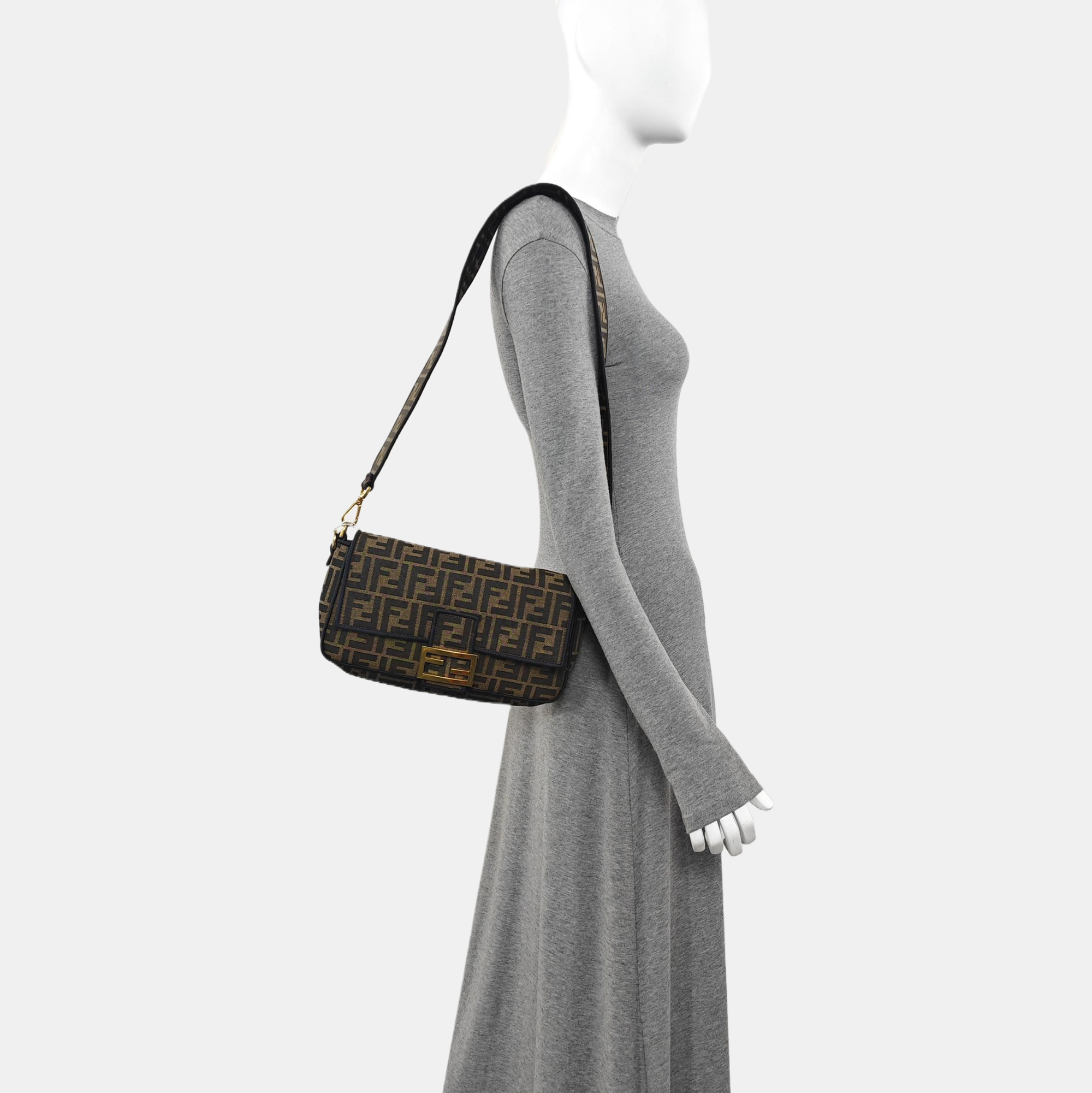 Baguette Medium Canvas Brown