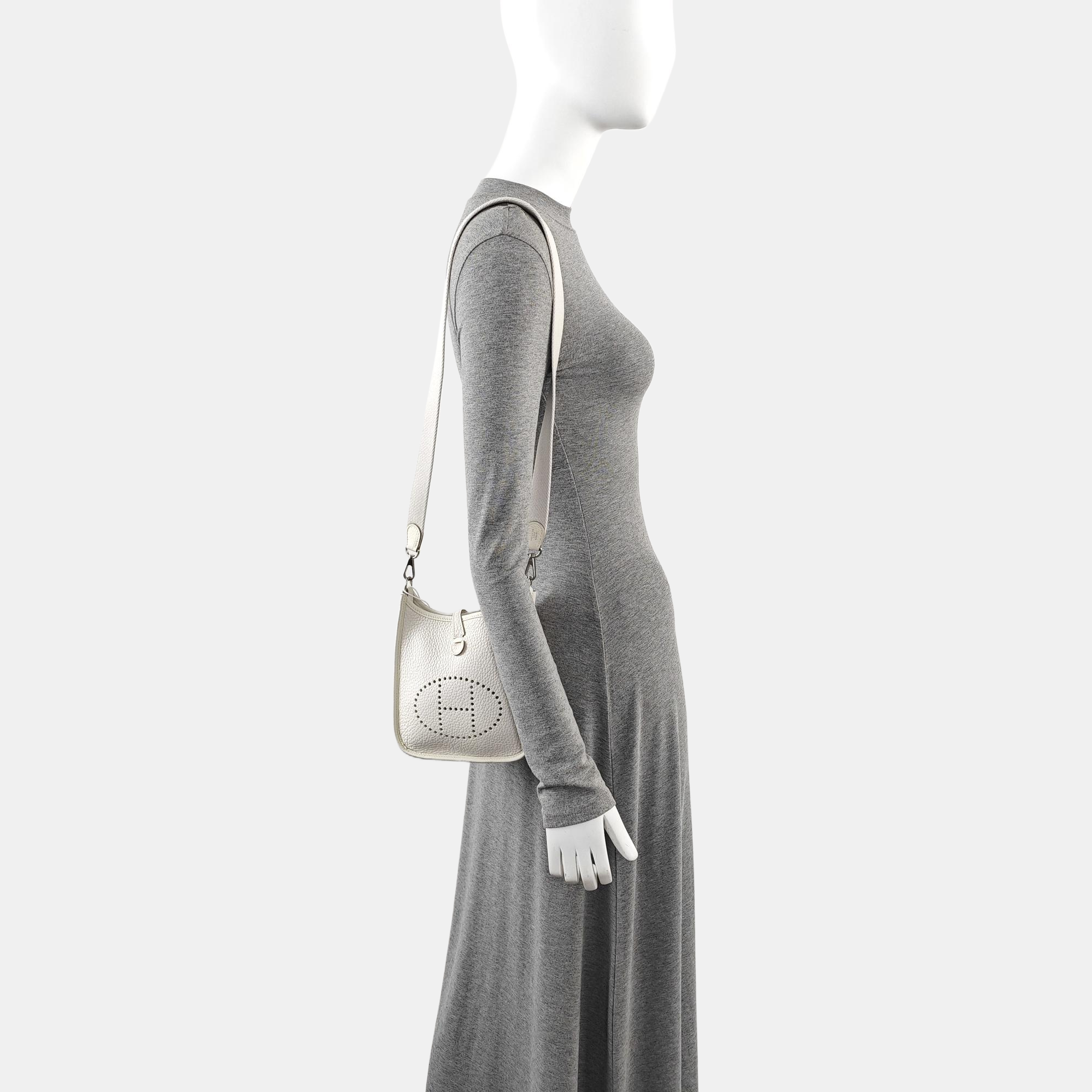 Evelyne 16 Clemence Gray