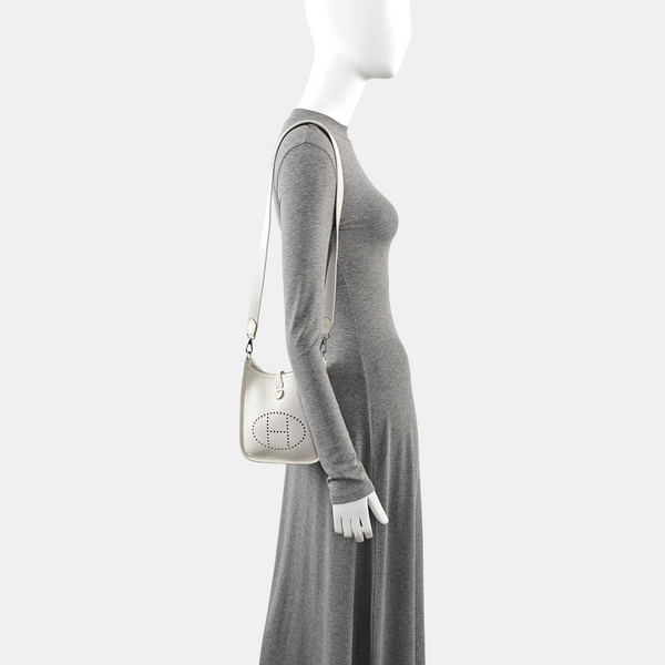 Evelyne 16 Clemence Gray
