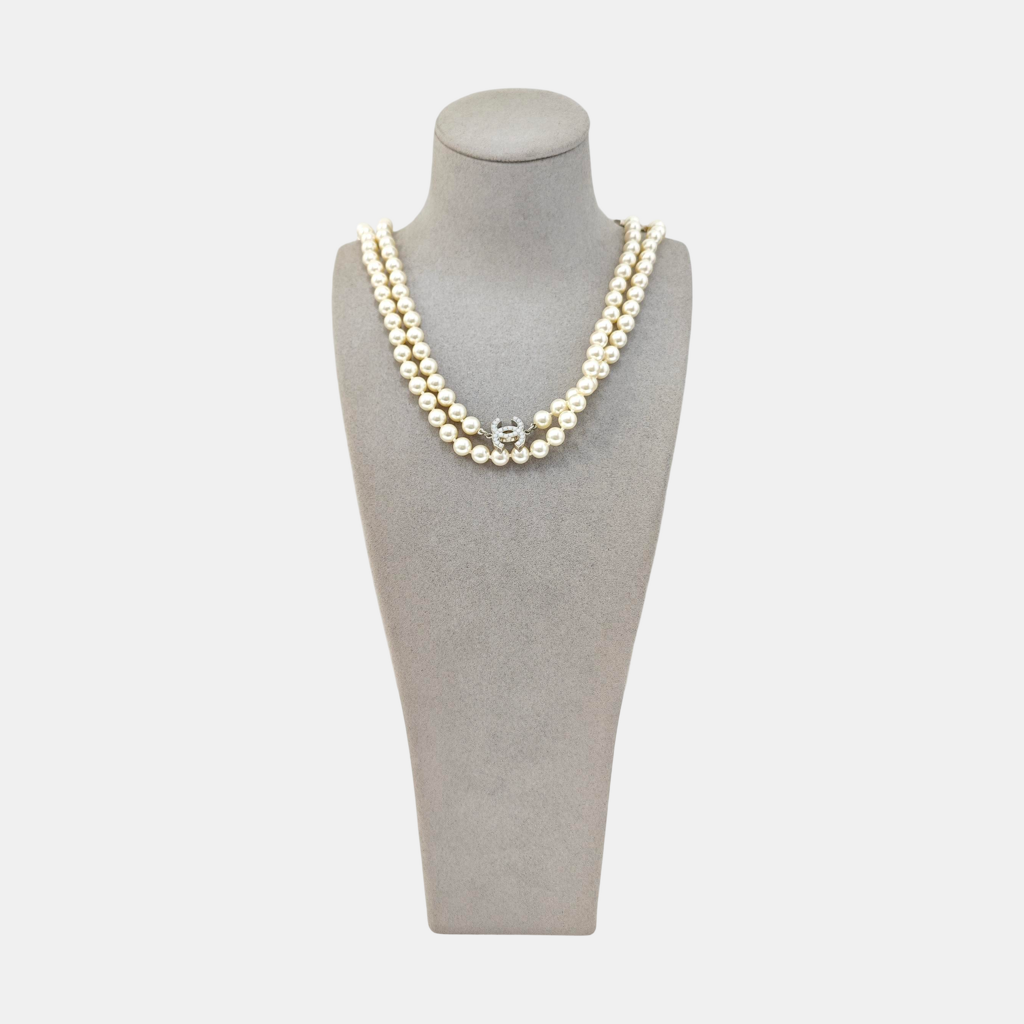Faux Pearl White Necklace