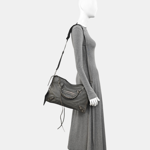Classic Metallic Edge City Medium Lambskin Gray