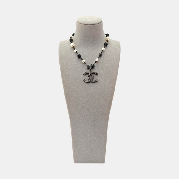 Metal Black Necklace