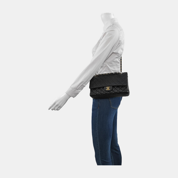 CLASSIC FLAP Medium Quilted Grained Calfskin Black