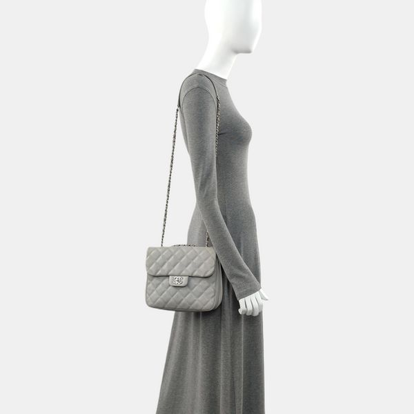 Authenticated pre-owned  CLASSIC FLAP Quilted Grained Calfskin Grey - Shoulder Bag at Looply