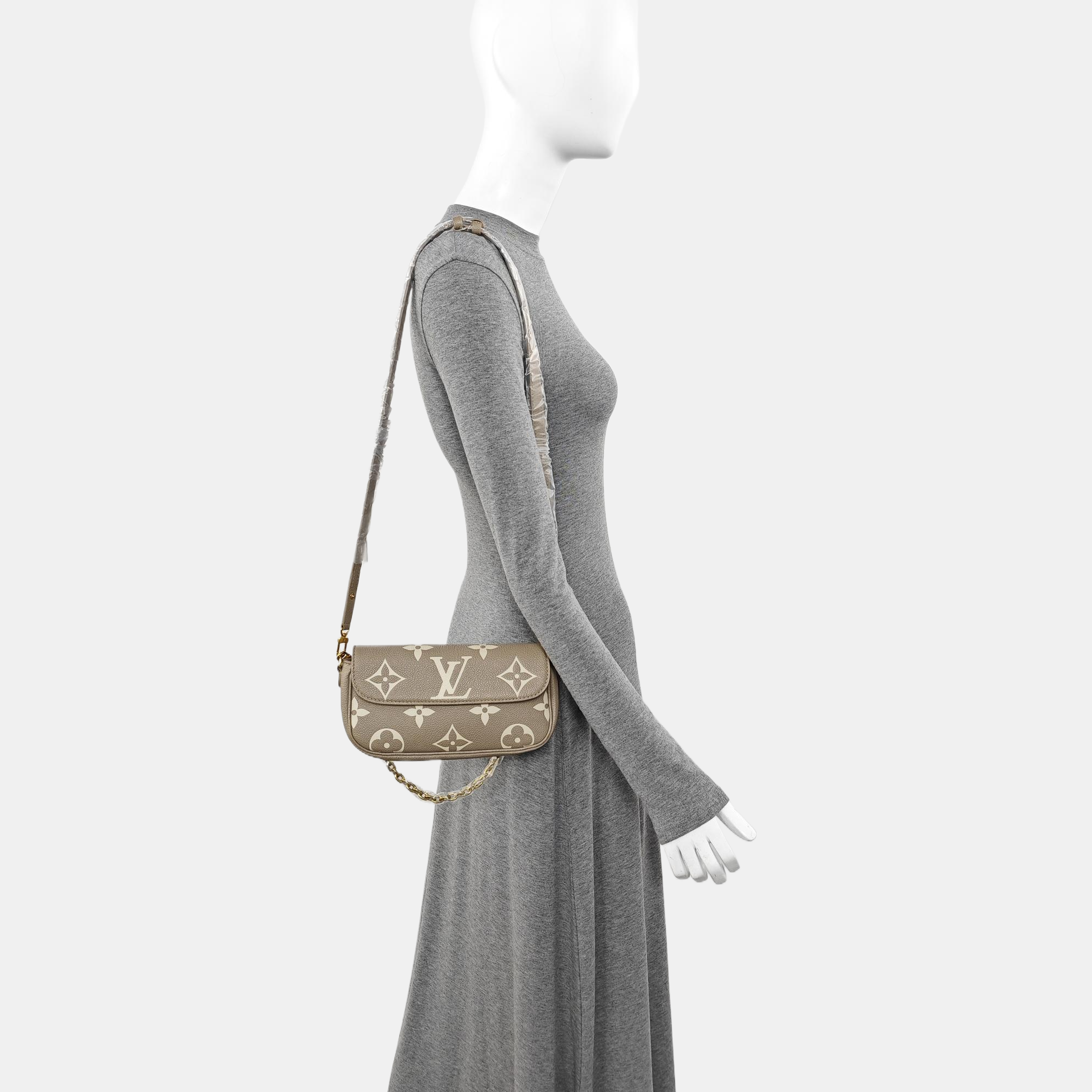IVY Monogram Calfskin Gray