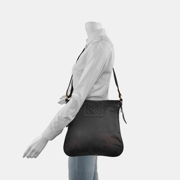 Canvas Black