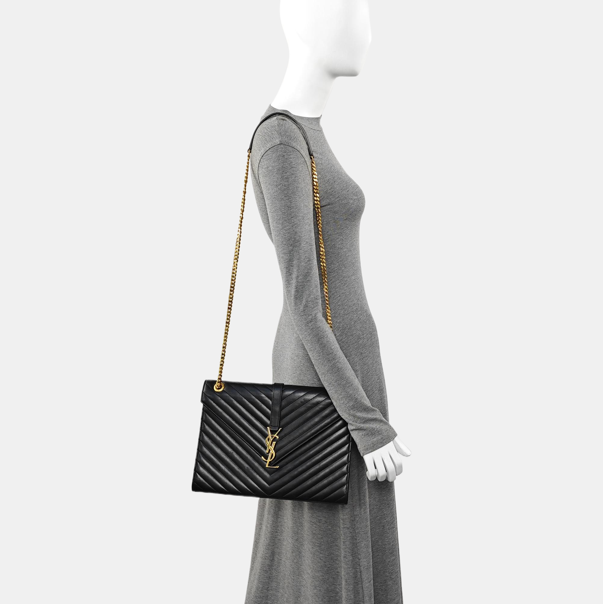 Authenticated pre-owned  ENVELOPE Large Chevron, Quilted Calfskin Black - Shoulder Bag at Looply