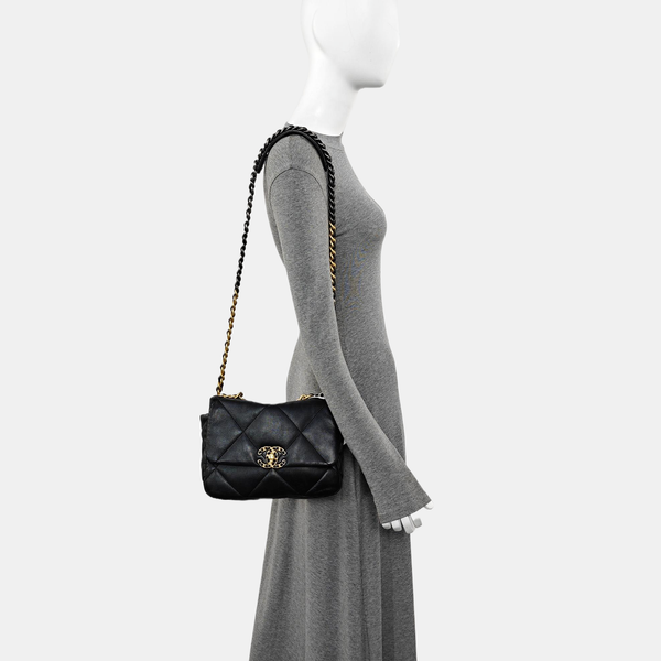 CHANEL 19 Small Quilted Lambskin Black