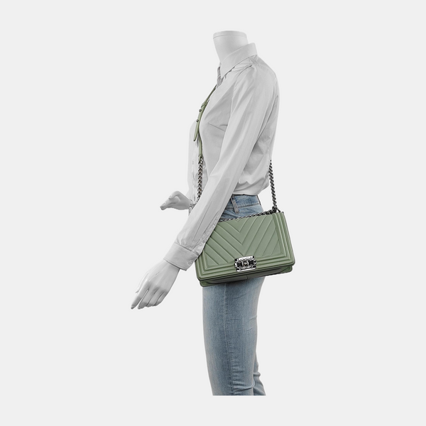 Authenticated pre-owned  BOY CHANEL Medium Chevron Calfskin Green - Crossbody Bag at Looply