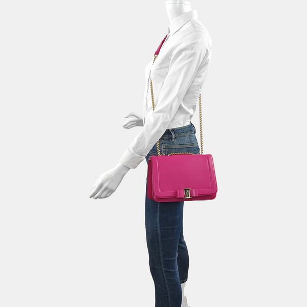 Vara Medium Calfskin Red