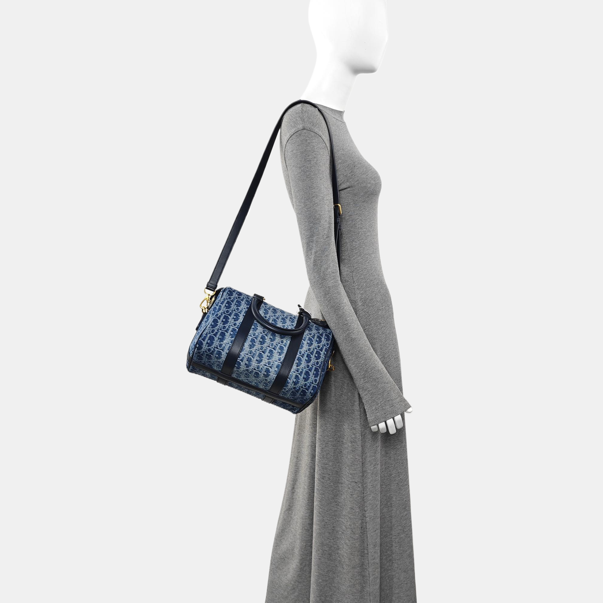 Groove 16 Oblique Canvas Blue