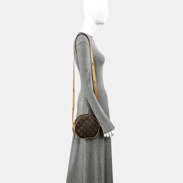 BOITE CHAPEAU PM Monogram Coated Canvas Brown