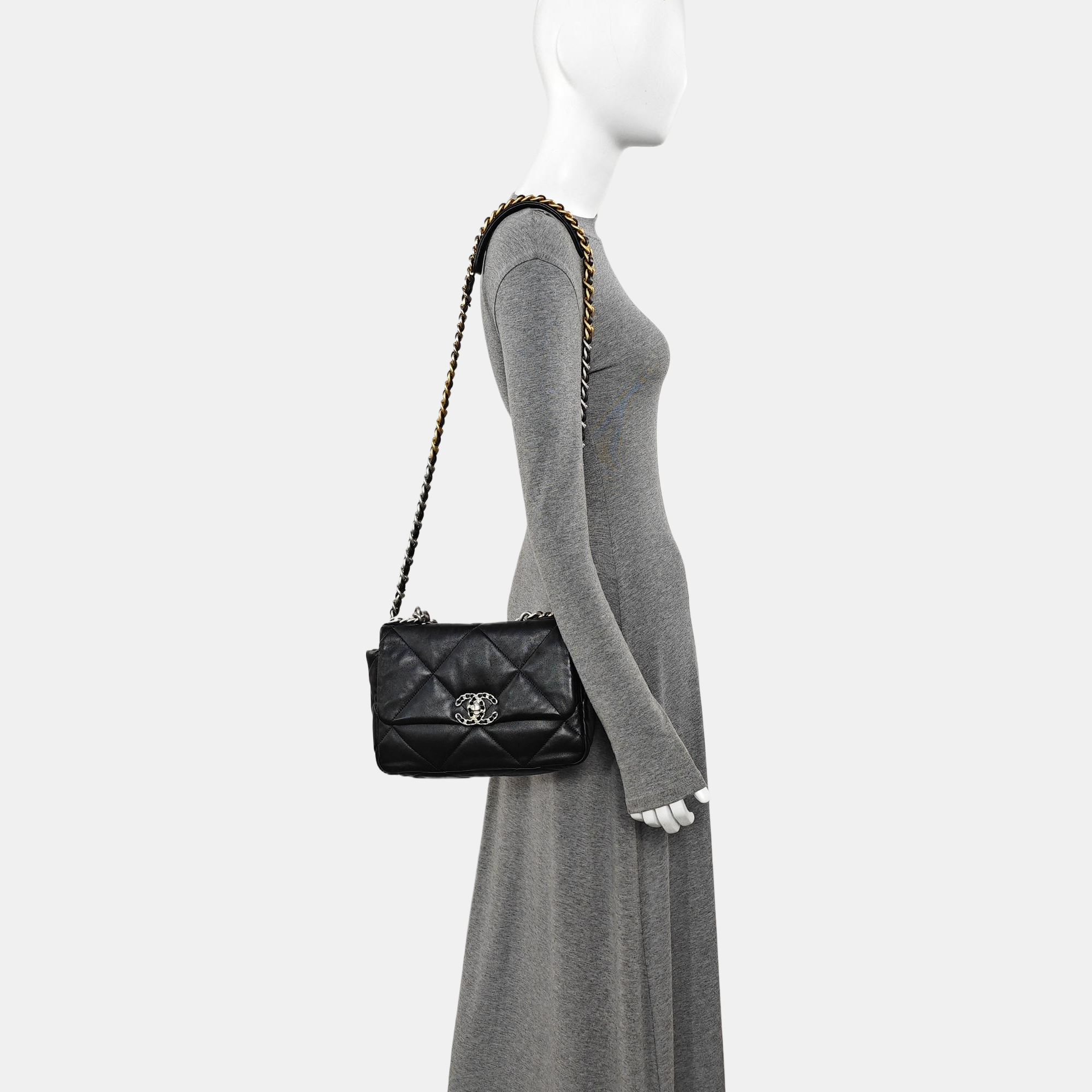 CHANEL 19 Small Quilted Lambskin Black