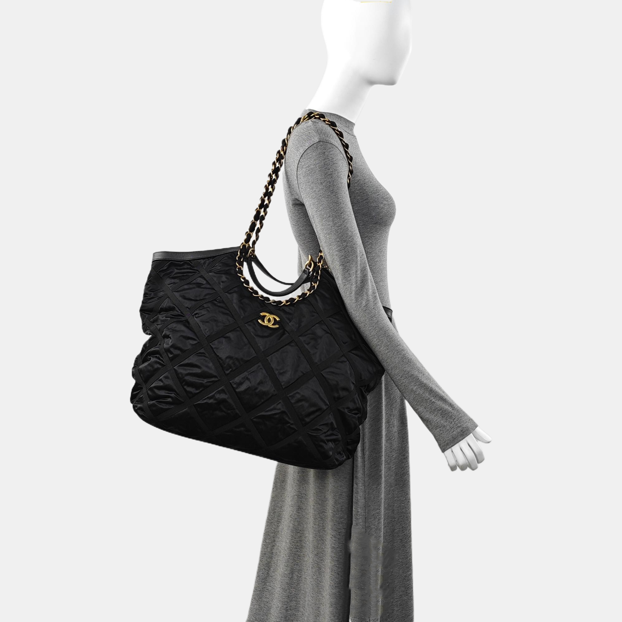 Quilted Nylon Medium Black