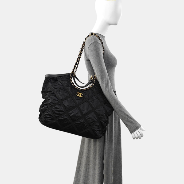 Quilted Nylon Medium Black