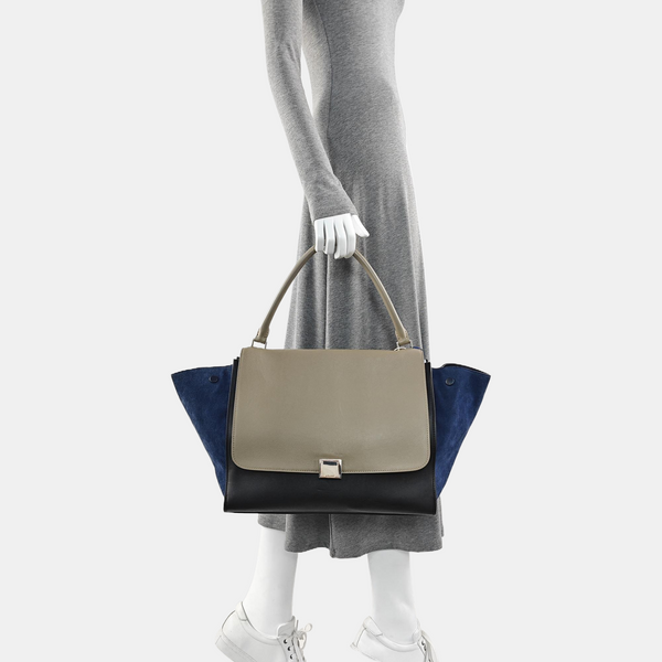 TRAPEZE Medium Calfskin Black