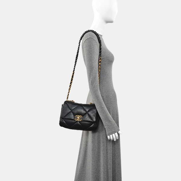 CHANEL 19 Small Quilted Lambskin Black
