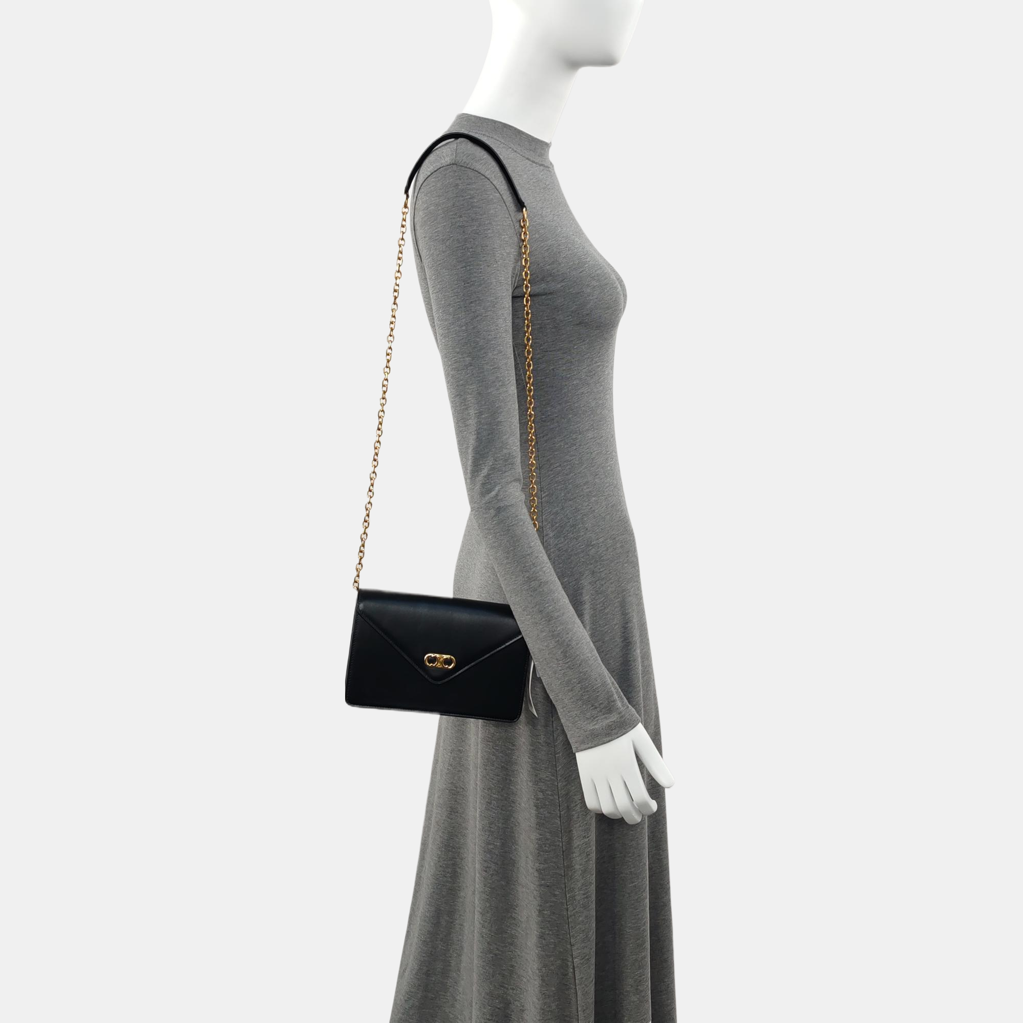Authenticated pre-owned  TRIOMPHE Calfskin Black - Shoulder Bag at Looply
