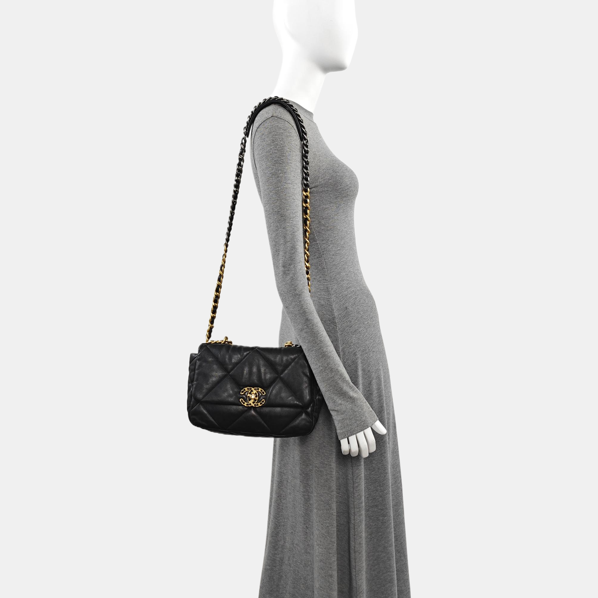 CHANEL 19 Small Quilted Lambskin Black