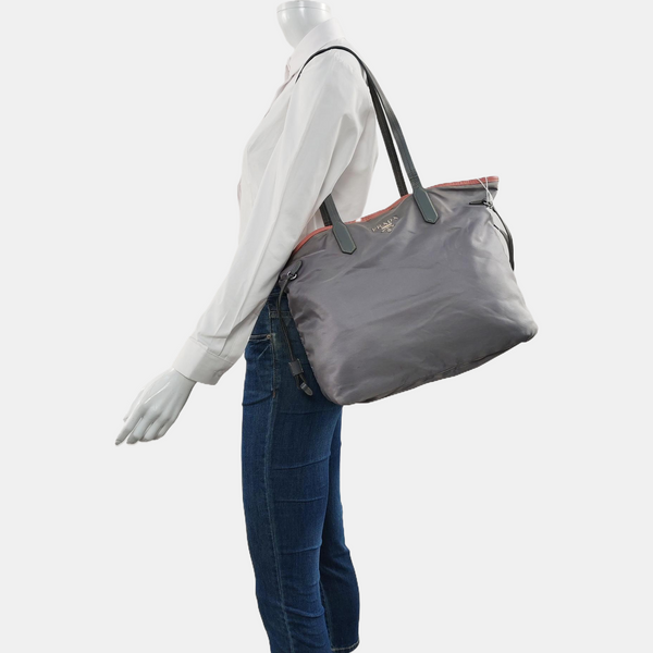 Vitello Phenix Tote Nylon Gray
