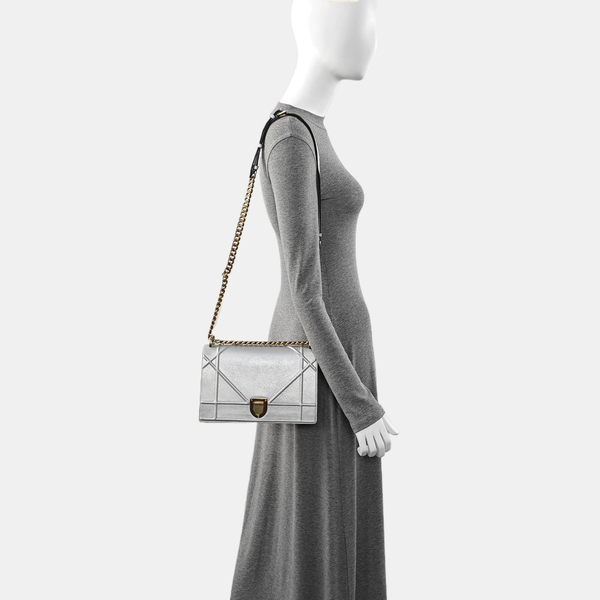 Diorama Medium Cannage Calfskin Silver