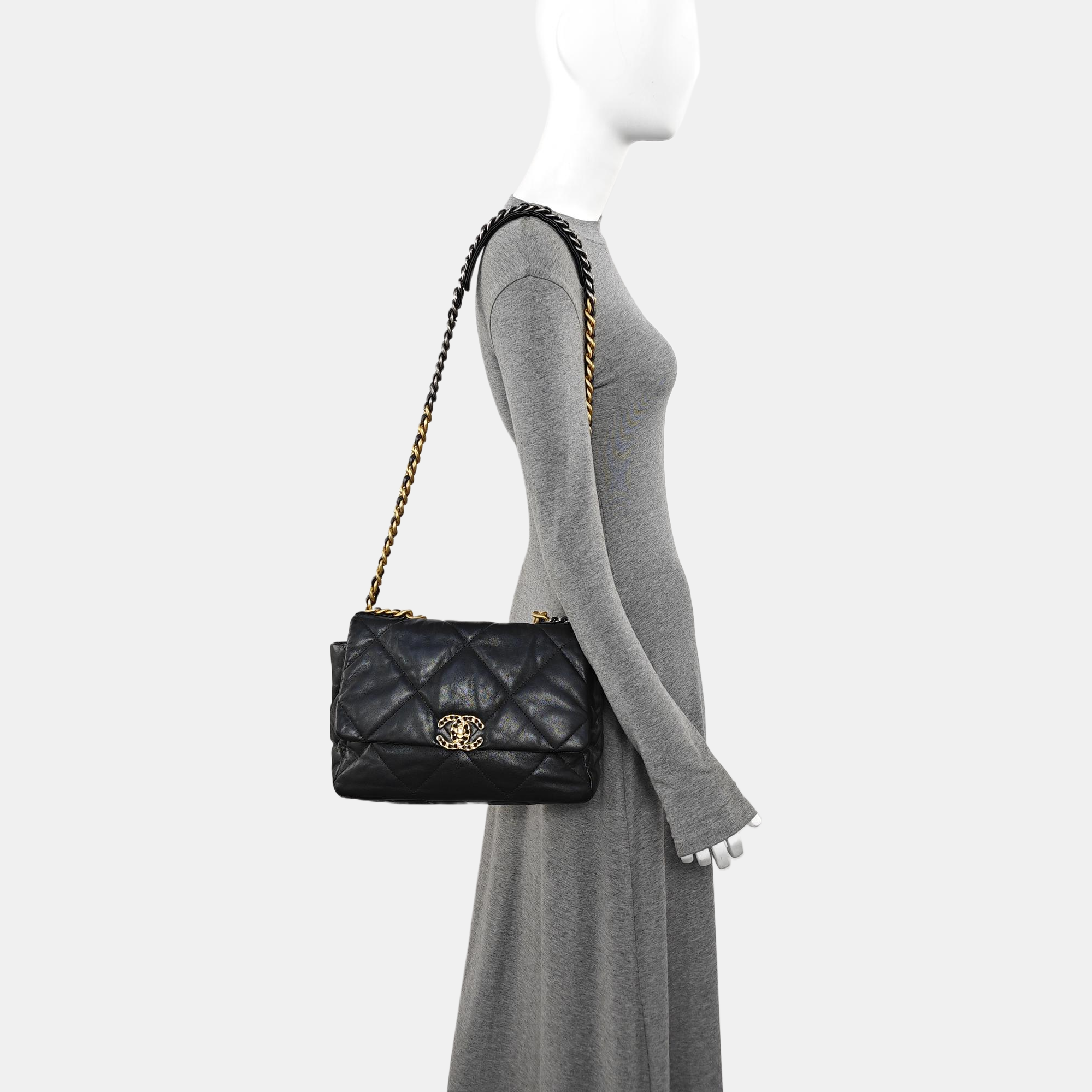 CHANEL 19 Medium Quilted Lambskin Black
